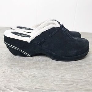 White Mountain Shoes | White Mountain Faux Fur Lined Leather Clogs | Poshmark